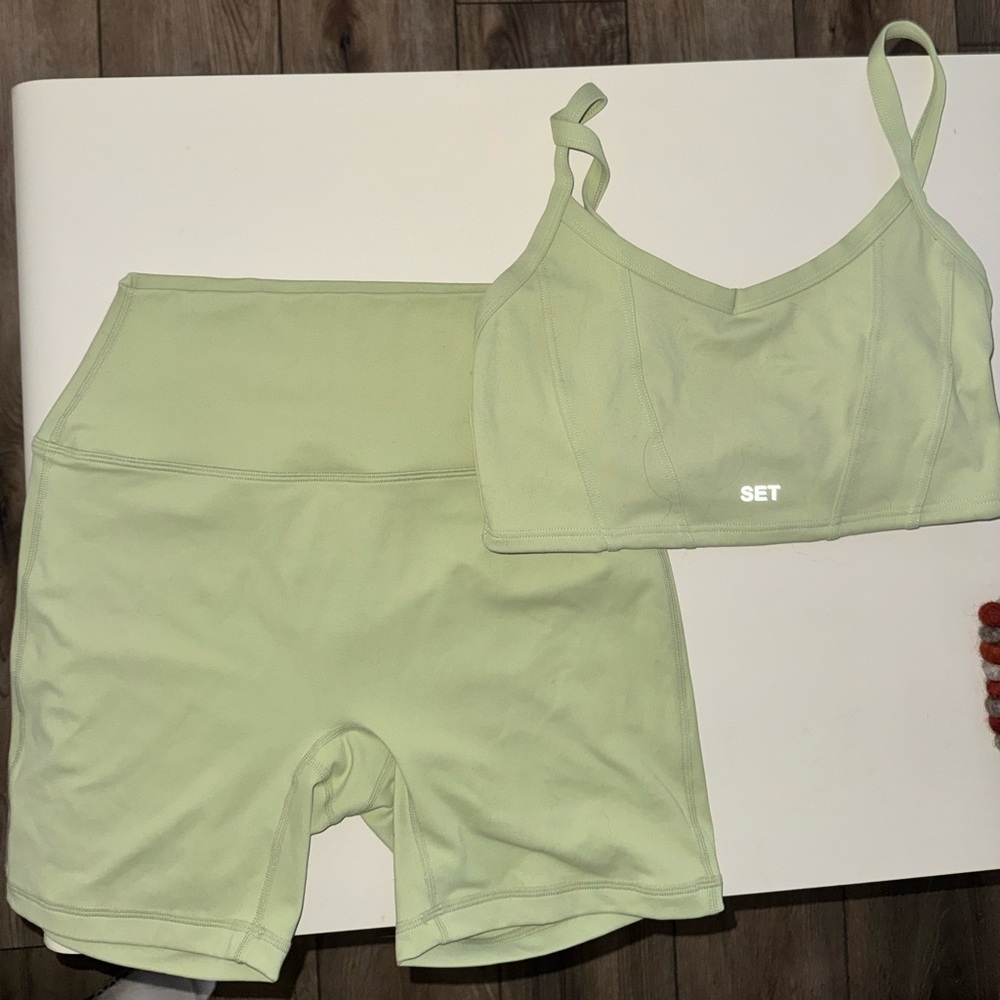 SET Active Light Green Seamless Crop Top & High-Waist Bike Shorts Set